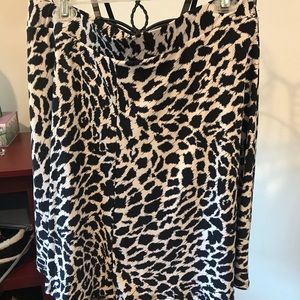 Le Lis black and white fully lined skirt pull on no zippers